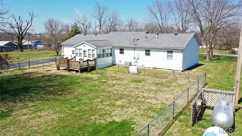 Exterior - 701 E Dent St, Salem, MO 65560 photo 4 of 6