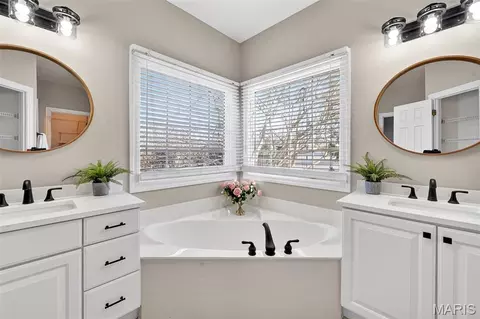 Bath - 112 Wake Forest Pl, O'fallon, MO 63368 photo 4 of 8