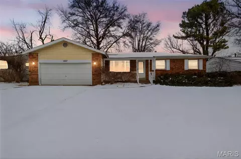 1451 Farmview Ave, Saint Louis, MO 63138