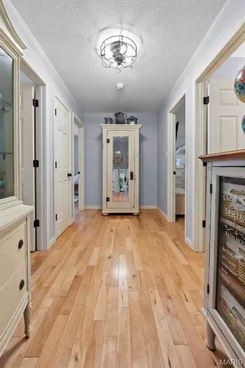 Entry Way - 2003 Madison 208, Fredericktown, MO 63645 photo 1 of 2