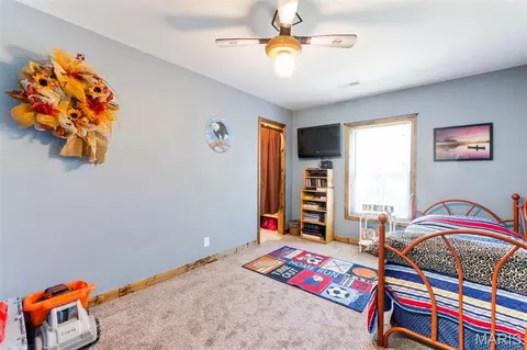 Bedroom - 14502 E State Hwy E, Cadet, MO 63630 photo 3 of 6