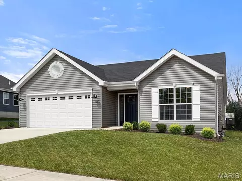 2304 Fernau Ct, Florissant, MO 63031