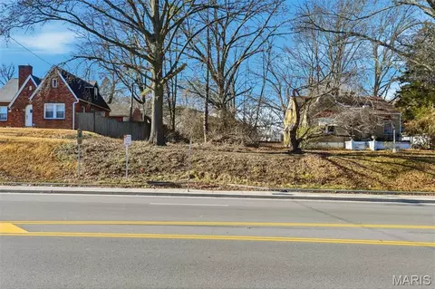 1881 S New Florissant Rd, Florissant, MO 63031