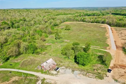 3 Jackal Rd, Potosi, MO 63664