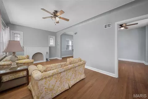 7337 Sharp Ave, Saint Louis, MO 63116 photo 2