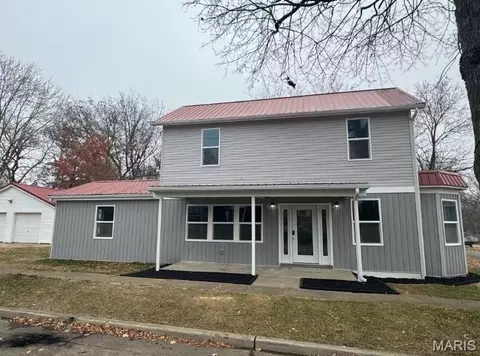 415 S Main St, Farmington, MO 63640