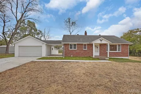 316 Harding Ave, Maryland Heights, MO 63043