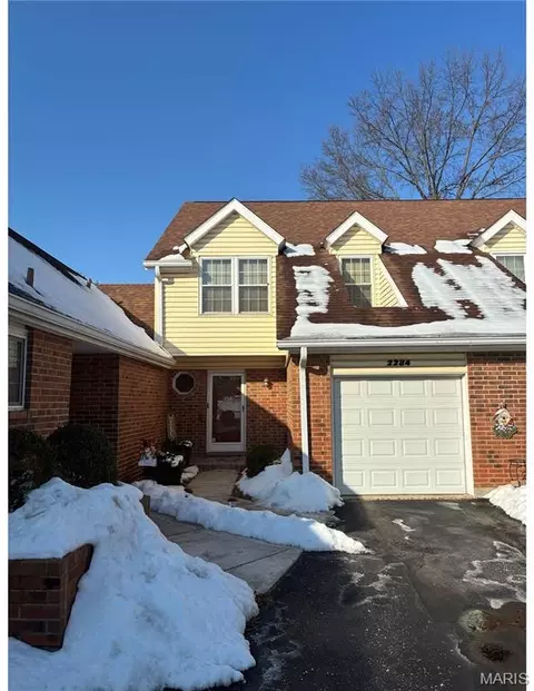 2284 Riverwood Trails Dr, Florissant, MO 63031