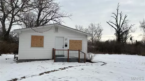 10040 Monarch Dr, Saint Louis, MO 63136