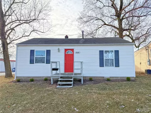 1018 Frick Ave, Warrenton, MO 63383