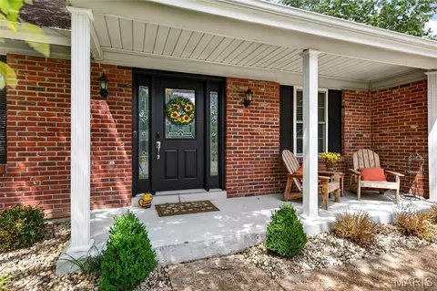 Exterior - 693 Rustic Valley Dr, Ballwin, MO 63021 photo 3 of 7