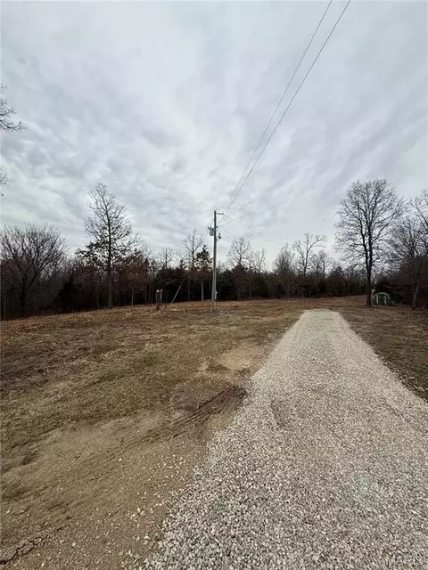 100 Donovan Rd, Lebanon, MO 65536