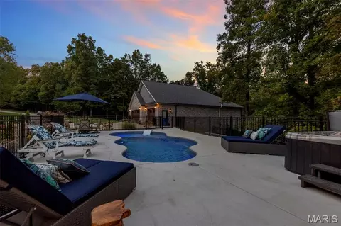 Exterior - 571 Hydepark Dr, Jackson, MO 63755 photo 8 of 23
