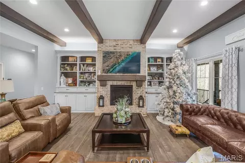 Living - 571 Hydepark Dr, Jackson, MO 63755 photo 2 of 3