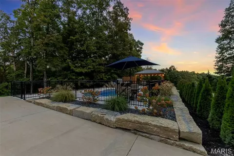 Exterior - 571 Hydepark Dr, Jackson, MO 63755 photo 5 of 23