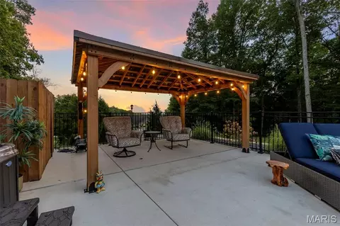 Exterior - 571 Hydepark Dr, Jackson, MO 63755 photo 9 of 23