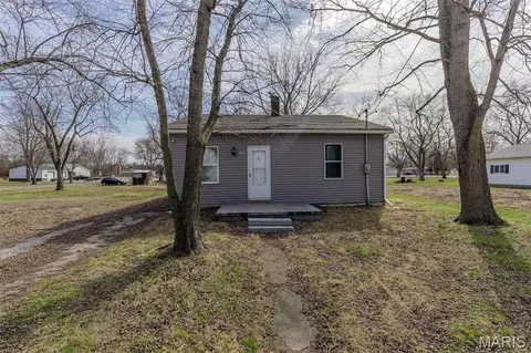 305 Mine Rd, Sawyerville, IL 62085