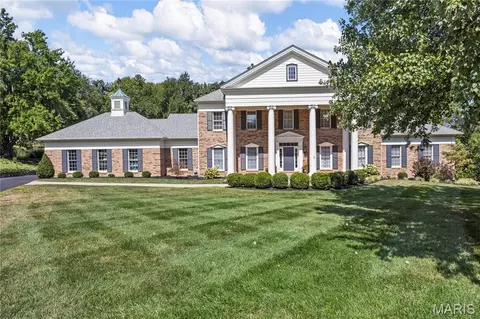 1 Delvin Ct, Saint Louis, MO 63141