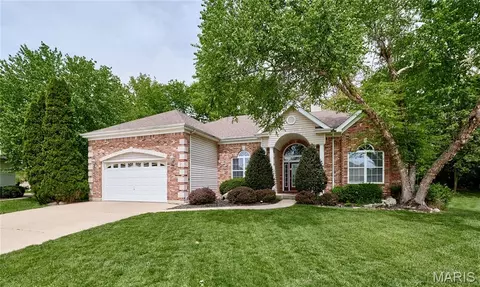 38 Silent Brook Ct, Lake Saint Louis, MO 63367