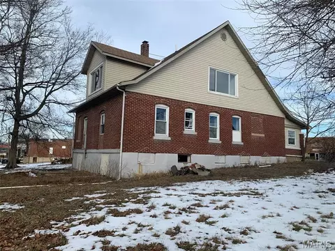 Exterior - 325 Iris Ct, Saint Clair, MO 63077 photo 3 of 10