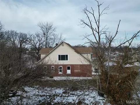 Exterior - 325 Iris Ct, Saint Clair, MO 63077 photo 9 of 10