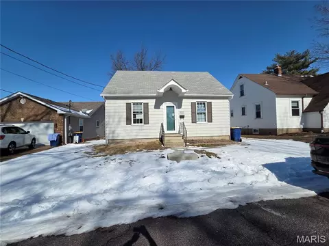 1221 W 7th St, Washington, MO 63090