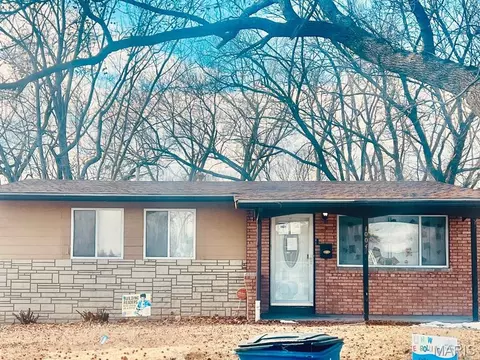 10047 Castle Dr, Saint Louis, MO 63136