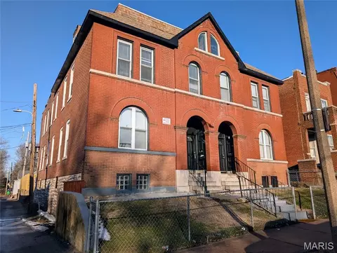 3743 Wisconsin Ave, Saint Louis, MO 63118