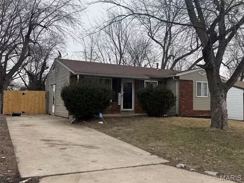 10444 Prince Dr, Saint Louis, MO 63136