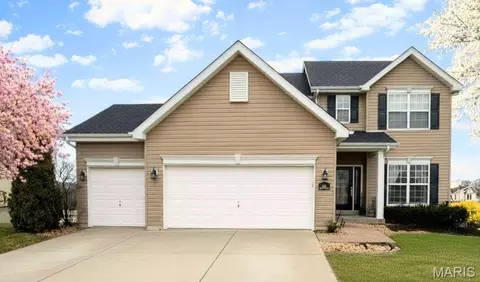 704 Julia Elizabeth Dr, Wentzville, MO 63385