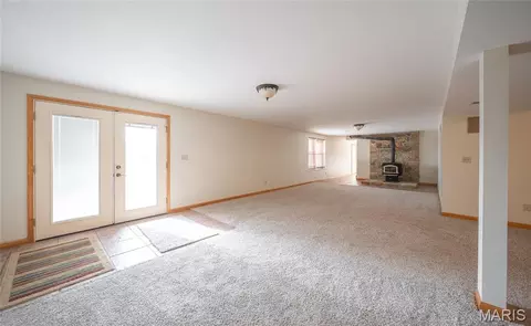 Living - 622 Elk Run, Saint Clair, MO 63077 photo 4 of 4