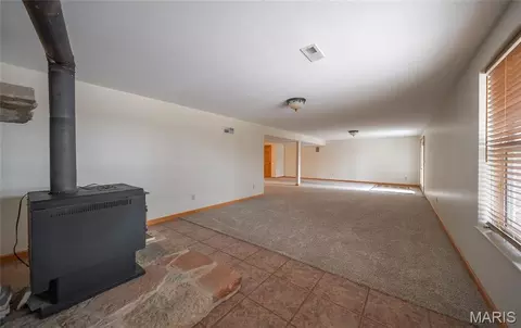 Living - 622 Elk Run, Saint Clair, MO 63077 photo 2 of 4