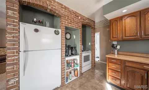 Kitchen - 3490 County Road 6220, Jadwin, MO 65501 photo 2 of 2