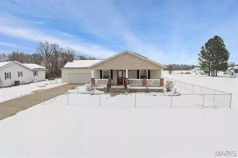 1908 Ridge Ave, Greenville, IL 62246