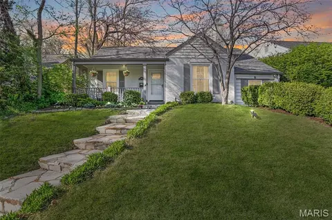 8671 Rosalie Ave, Saint Louis, MO 63144