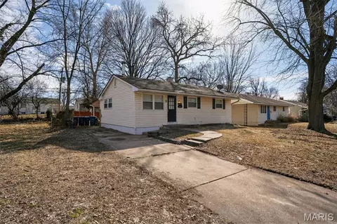 10828 Glen Garry Rd, Saint Louis, MO 63137