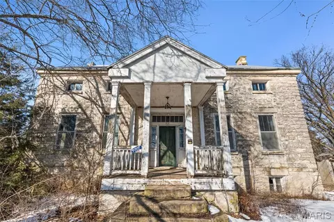 5001 S Point Rd, Washington, MO 63090