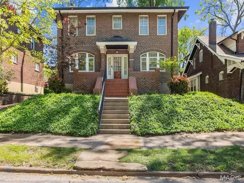 7522 Teasdale Ave, University City, MO 63130