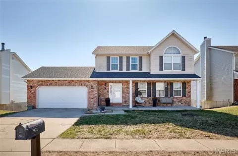 921 Chesapeake Junction Ln, O'fallon, IL 62269
