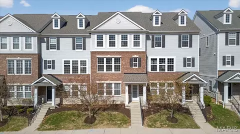 1087 E Linden Ave, Saint Louis, MO 63117