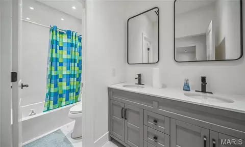 Bath - 604 Winchester Dr, Rolla, MO 65401 photo 7 of 7