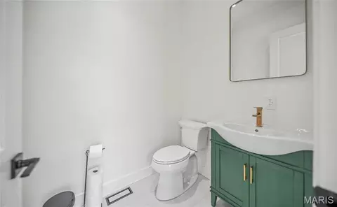 Bath - 604 Winchester Dr, Rolla, MO 65401 photo 1 of 7