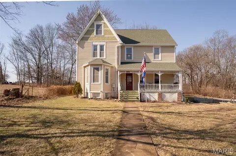 3641 Schutzen St, New Melle, MO 63365