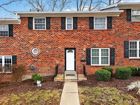 13222 Cantina Dr, Saint Louis, MO 63141