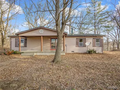 6401 S Ronnie Dr, Waterloo, IL 62298