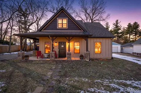 511 S A St, Farmington, MO 63640