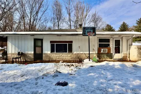 9310 Richfield Rd, Fairview Heights, IL 62208