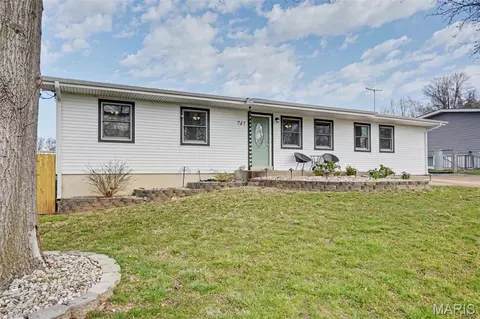 747 Esther Dr, Arnold, MO 63010