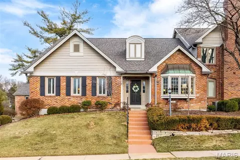 400 Conway Meadows Dr, Chesterfield, MO 63017