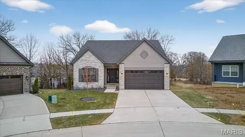 Exterior - 5 Challenger Ct, O'fallon, MO 63366 photo 2 of 10